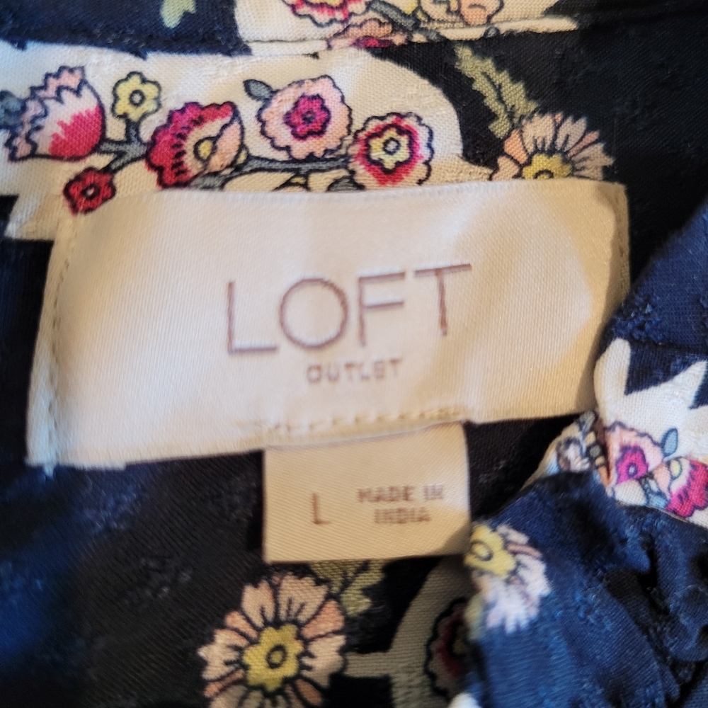 Loft size Large long sleeve navy blue pink paisley flower ladies blouse. - Picture 8 of 14